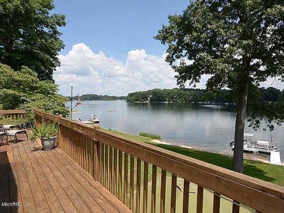 4th image of 28762 Cedarama Dr