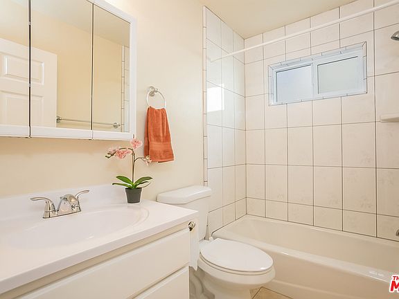 5th image of 6722 Arbutus Ave