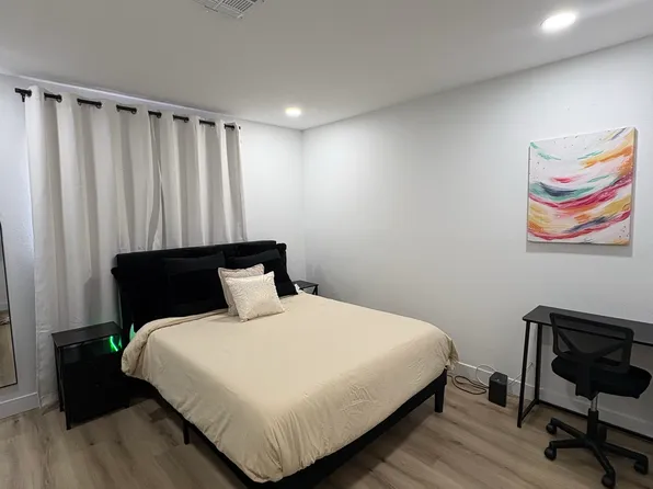 1705 Battle Creek Cir #2, Las Vegas, NV 89108