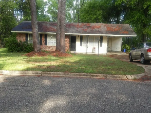 529 Dixie Dr, Selma, AL 36701