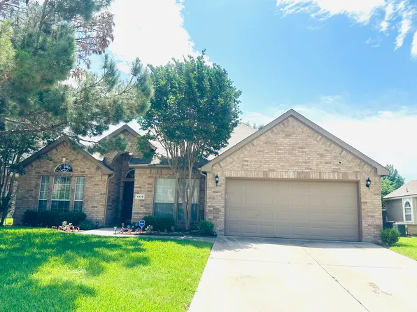 1410 Oxford Dr, Mansfield, TX 76063