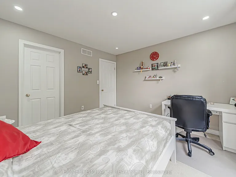 93 Lynch Cir — Photo 31
