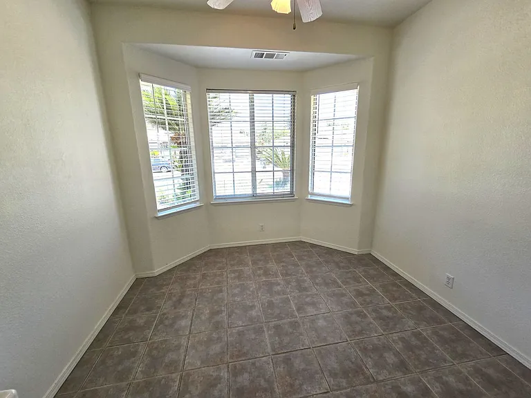 1417 E Laura Ct — Photo 5
