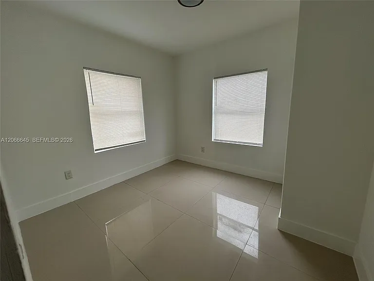 1890 NW 35th St #7 — Photo 11