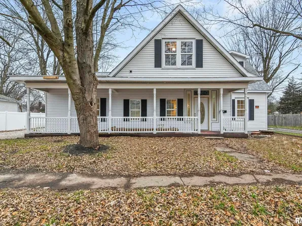 215 N Elm St, Lincoln, IL 62656