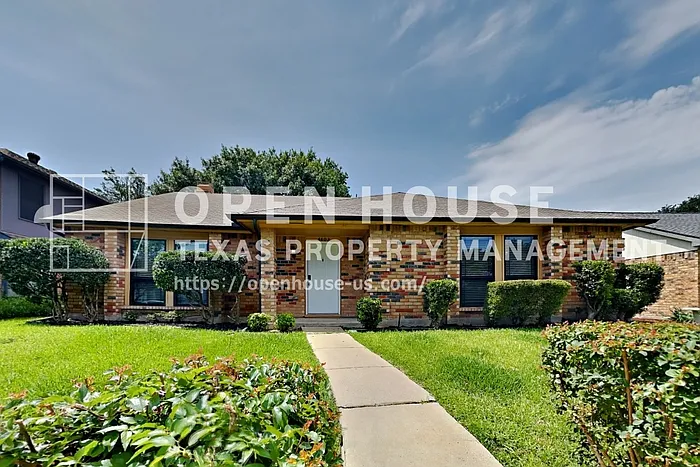 4403 Santa Cruz Ln — Photo 1