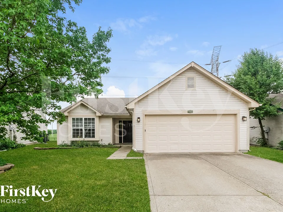 2215 Rolling Oak Dr