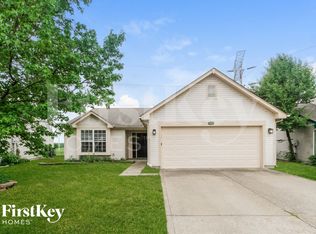 2215 Rolling Oak Dr, Indianapolis, IN