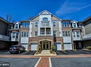 7880 Rolling Woods Ct APT 301, Springfield, VA