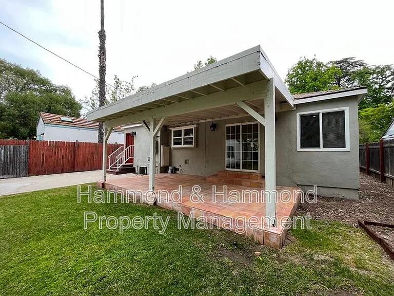 4316 Greenbush Ave — Photo 18