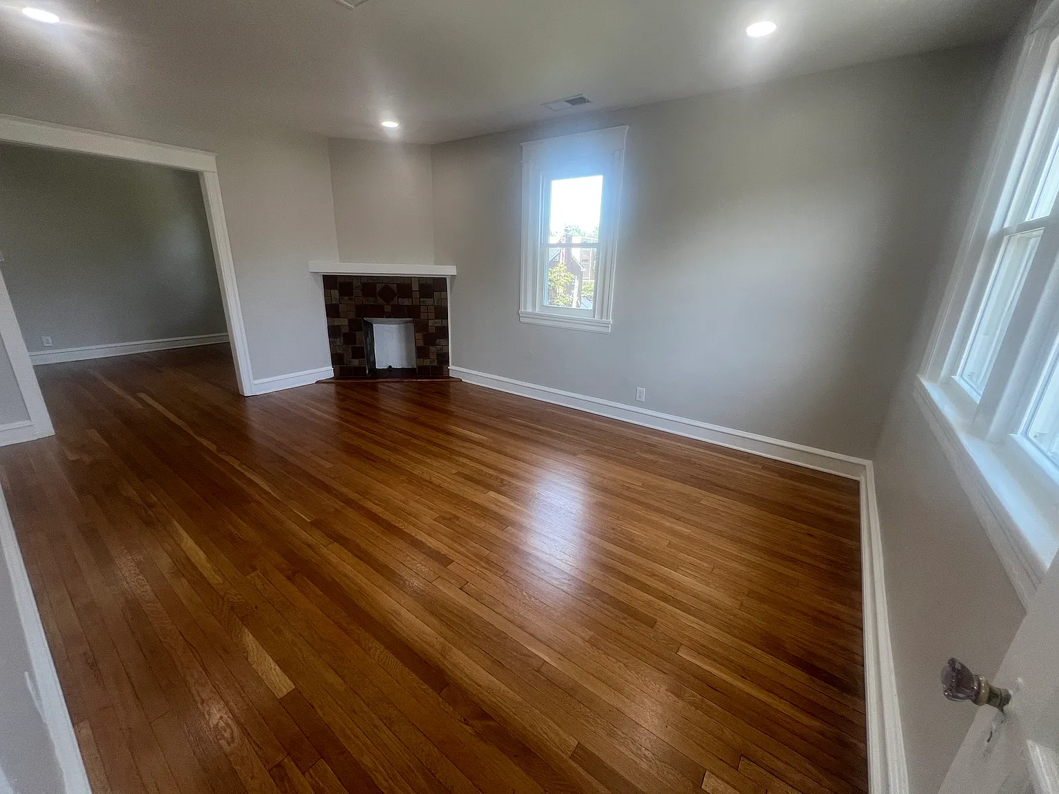 2 bed, 1200 sqft, $1,875 — Photo 2