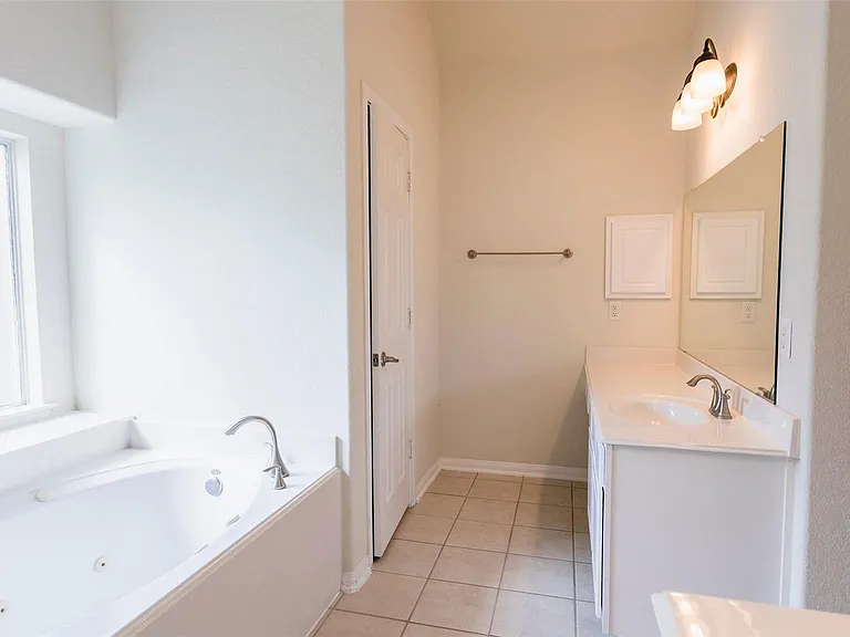 7003 Kendall Lake Ct — Photo 14