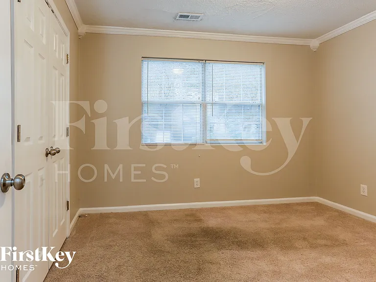 604 Rays Ln SE — Photo 11