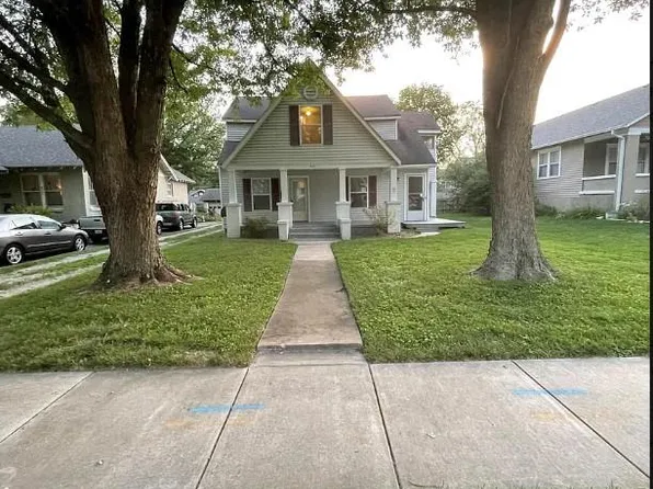 911 S Delaware Ave Unit B, Springfield, MO 65802