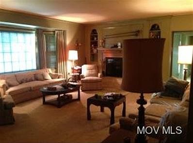 3rd image of 22 Meadowcrest Dr