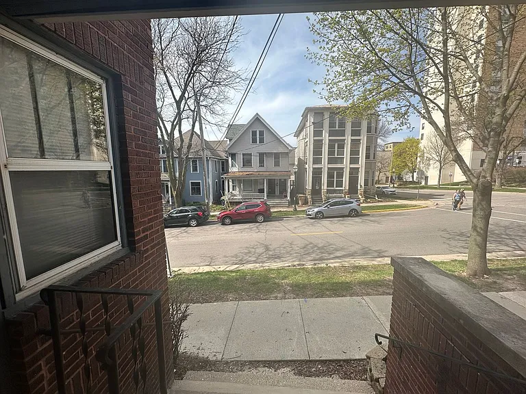 205-207 S Henry St — Photo 15