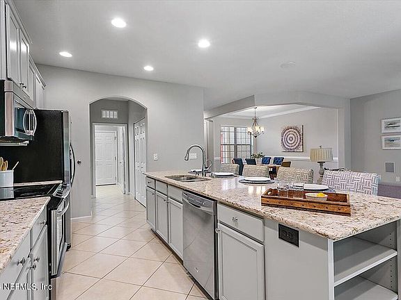 4th image of 3655 CASITAS Drive