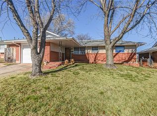 709 SW 2nd St, Moore, OK 73160