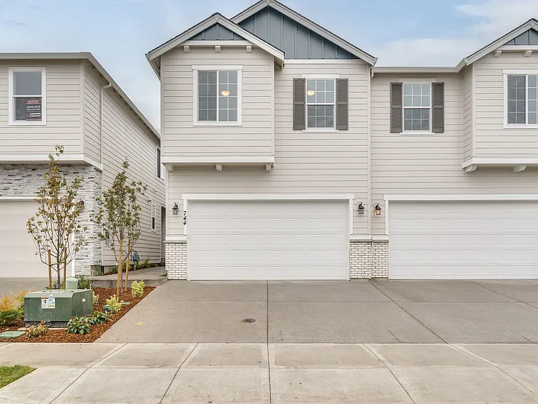 744 NW 178th Way — Photo 1