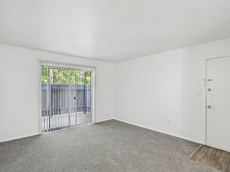 Lewis on Cascade Apartments — Photo 8