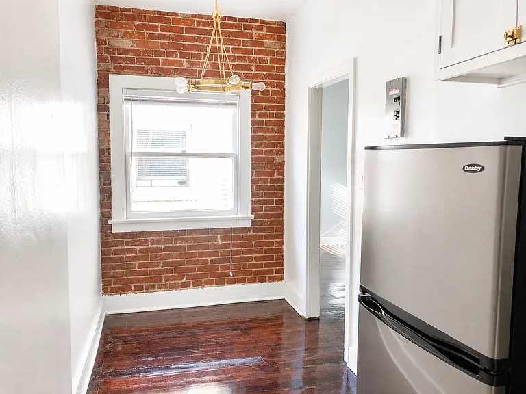 Avondale Hollywood Apartments — Photo 14