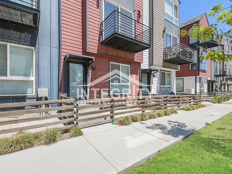 5557 W 10th Ave — Photo 2