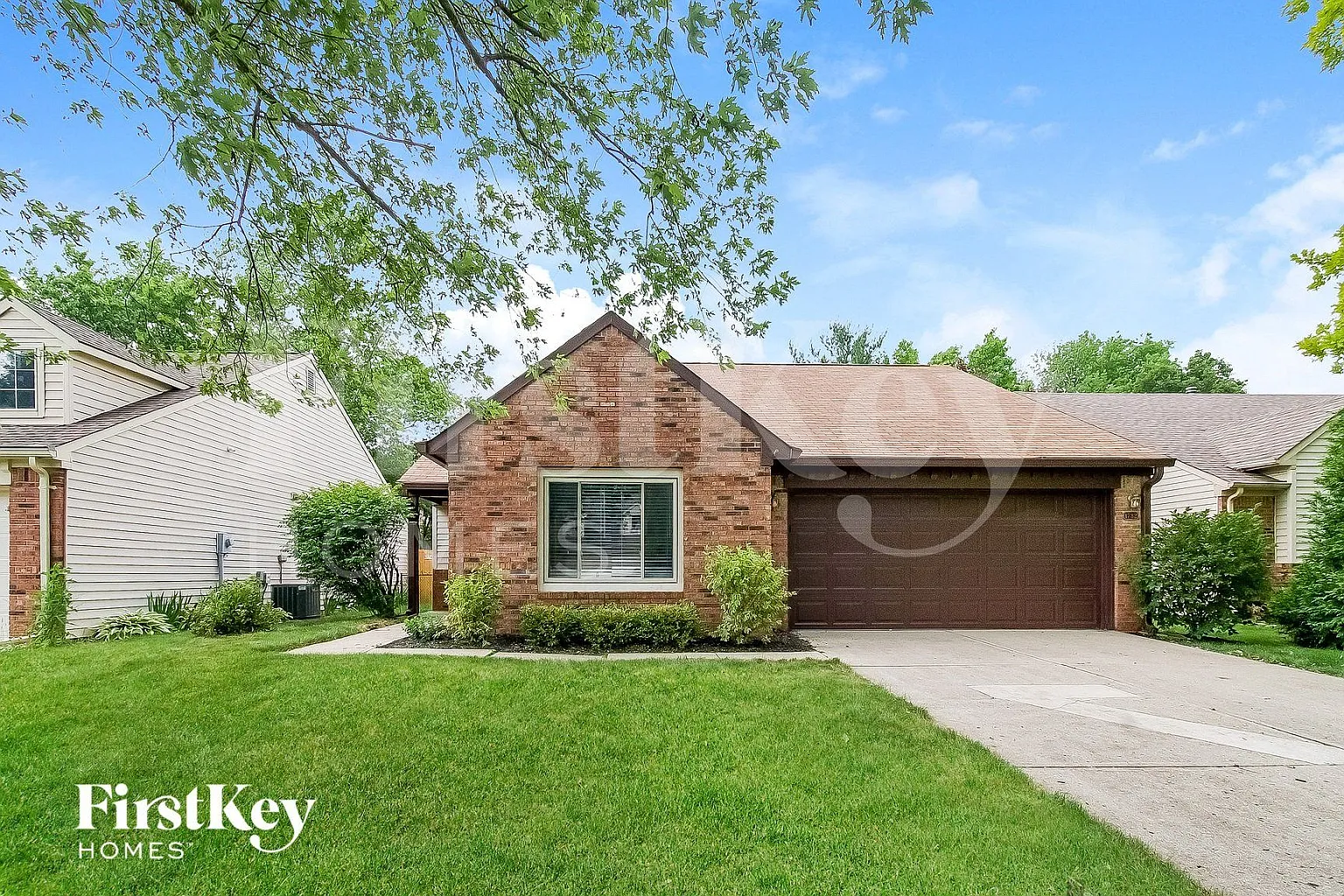 1782 Park North Ln photo 1