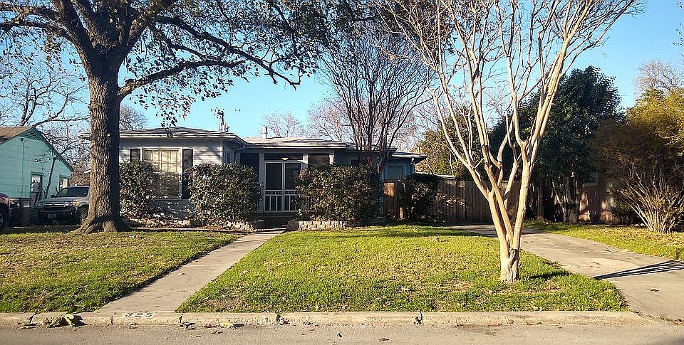 1st image of 325 Quentin Dr