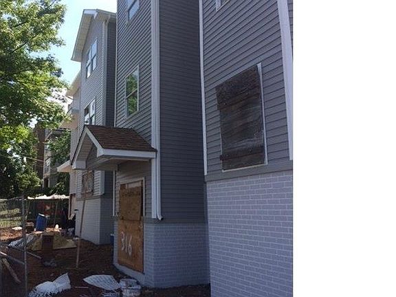 5th image of 310 Clifton Ave #1