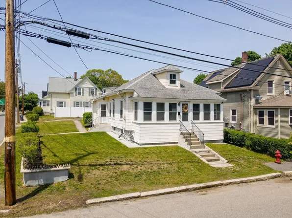 89 Edgewood Ave, Methuen, MA 01844