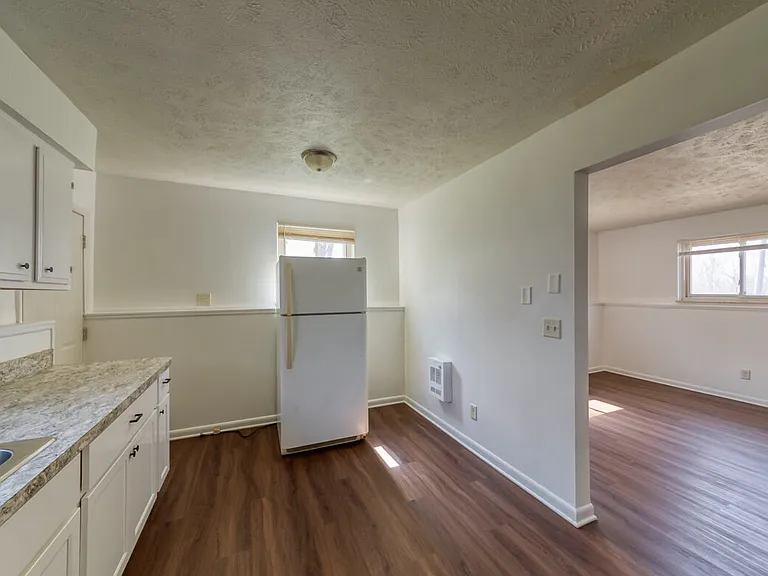 6315 Grovenburg Rd — Photo 3