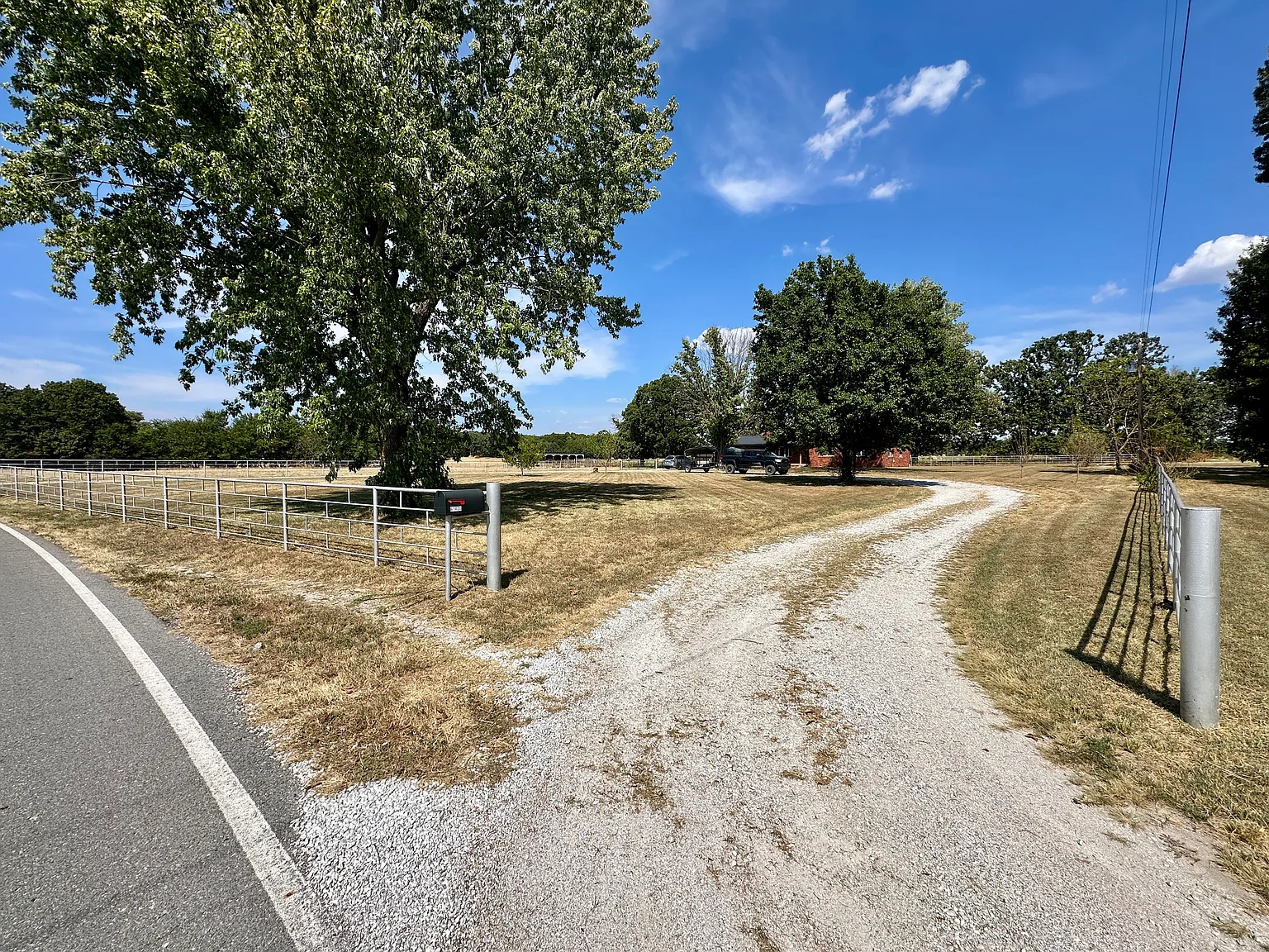 3 bed, 2020 sqft, $2,200 — Photo 4