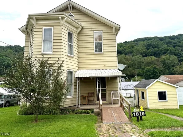 1010 2nd Ave, New Cumberland, WV 26047