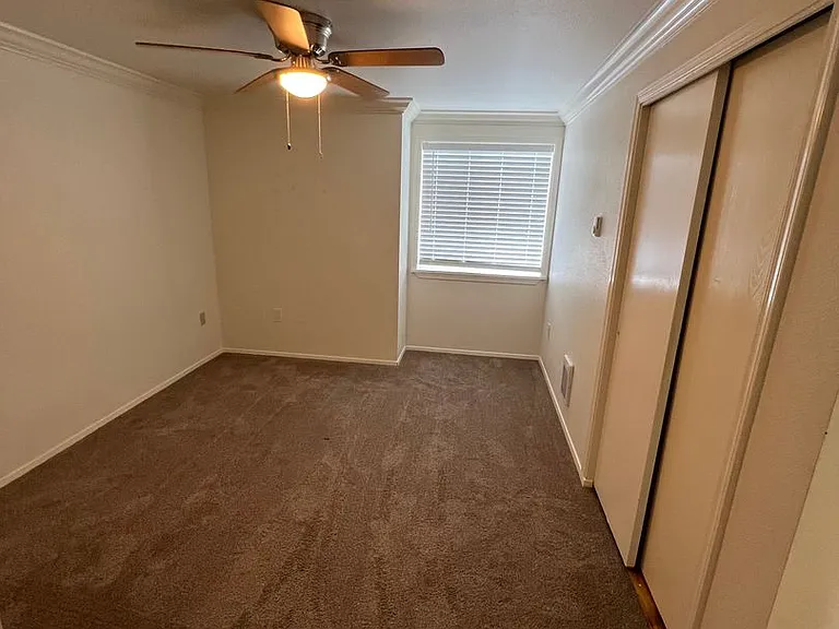 Twin Peaks Apartments — Photo 5