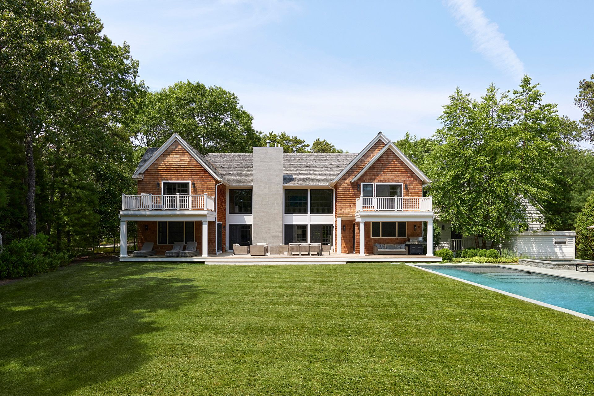 1 Fernwood Dr, Wainscott, NY 11975 Out East