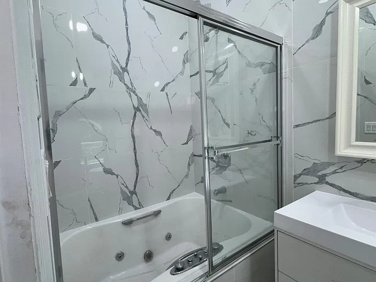 227 Beverly Rd — Photo 37