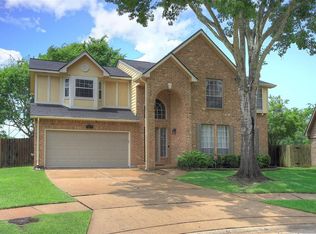 215 Water Oak Dr, League City, TX 77573