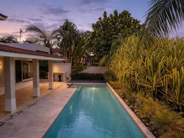 247 Camino Del Flamboyan, Dorado, PR 00646