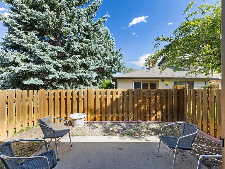 1711 W Koch St — Photo 23