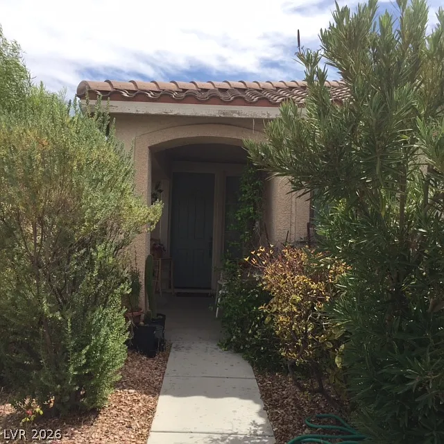 3 bed, 2.0 bath, 1134 sqft, $2,000 — Photo 2