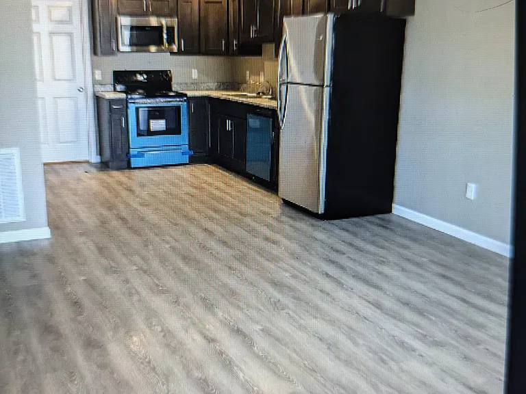 1012 N Vicksburg St #E — Photo 5