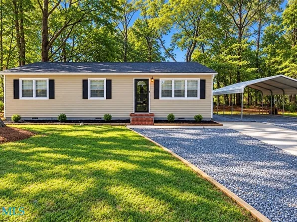 6830 Ashley St, Hayes, VA 23072