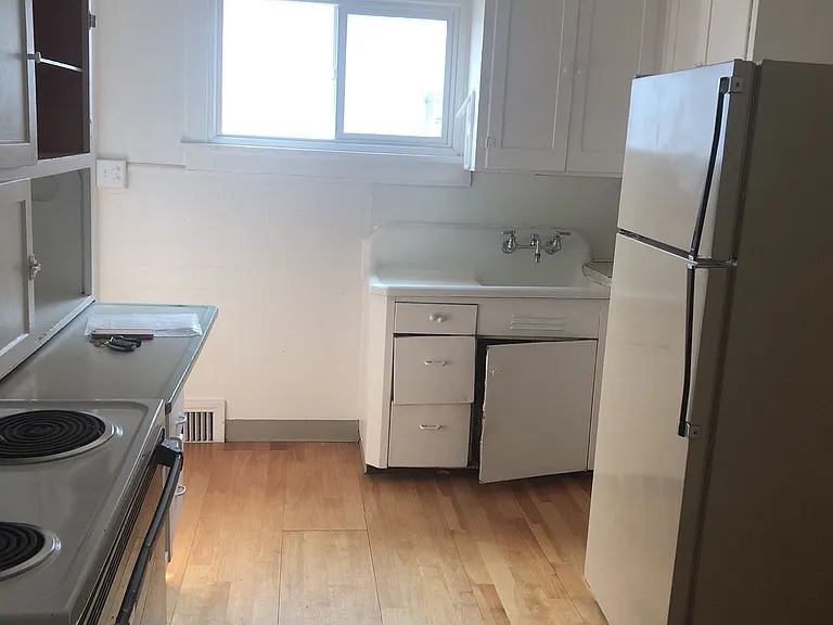 675-677 NE Opal St — Photo 13