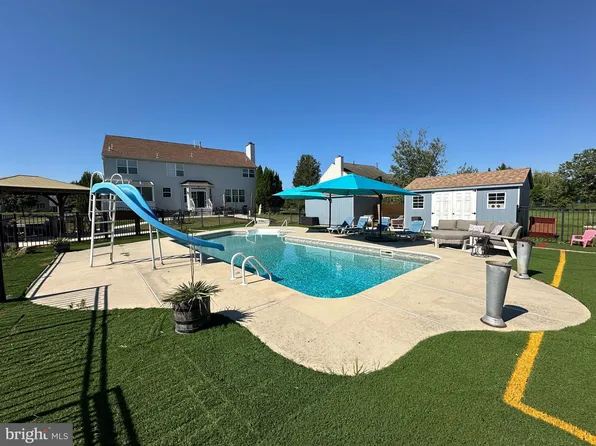 298 Katie Ct, Mickleton, NJ 08056