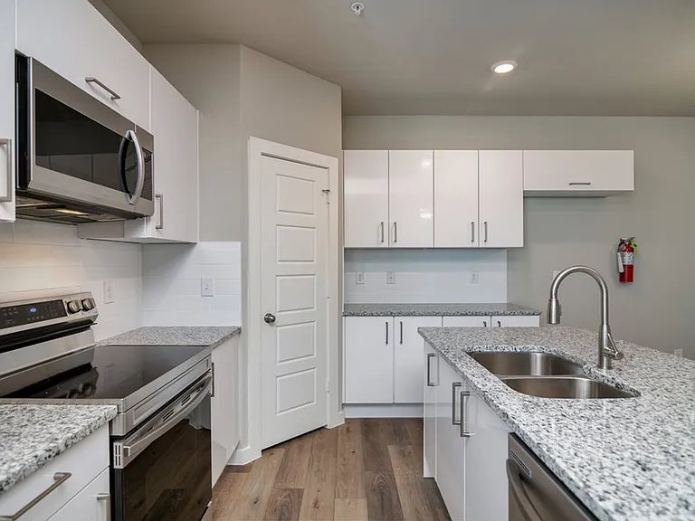 711 Harvest Moon Dr — Photo 6