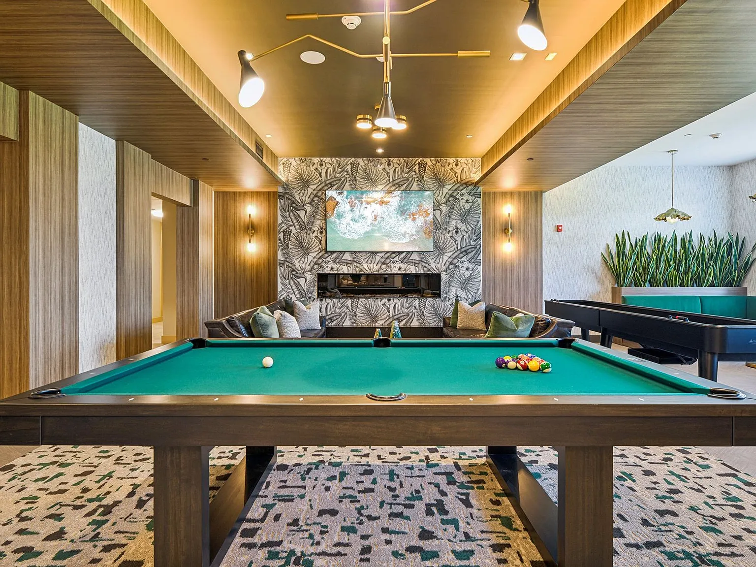 Greenview Estate House — Photo 2