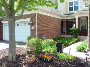 1201 Falcon Ridge Dr, Elgin, IL 60124