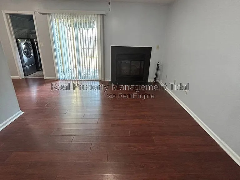 639 Biltmore Dr — Photo 15