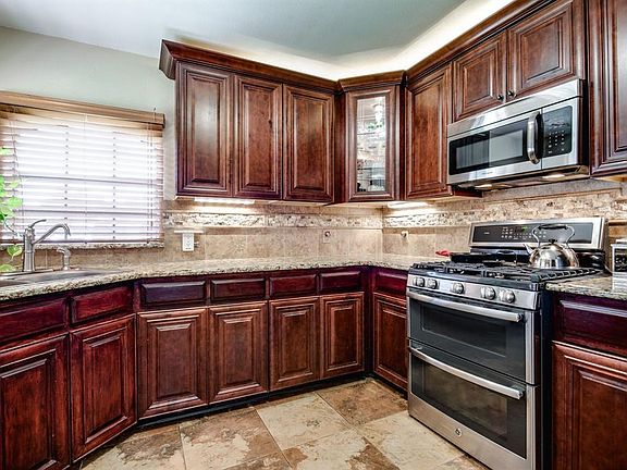 3rd image of 1315 Sandy Creek Dr