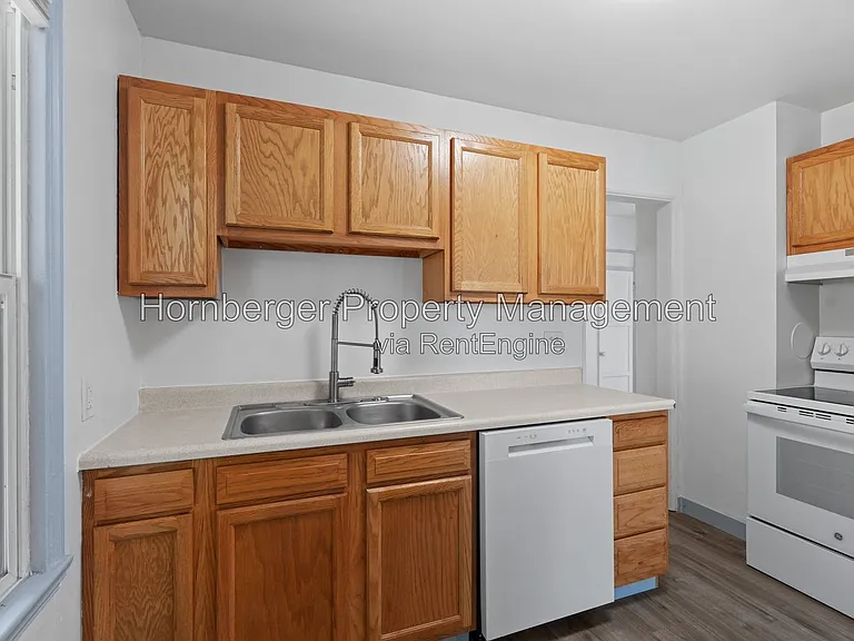10106 N Wesley St — Photo 8